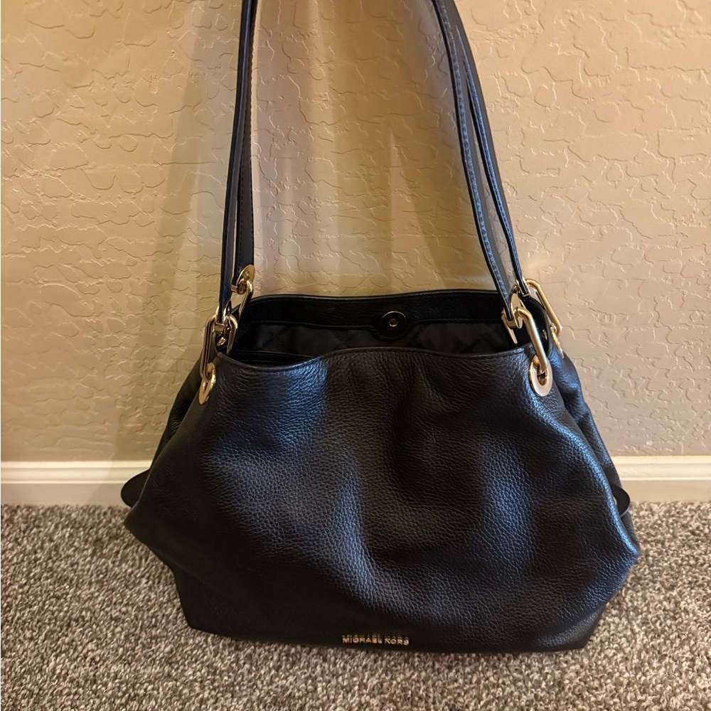 *NWT Michael Kors Elegant Black Raven Shoulder Bag